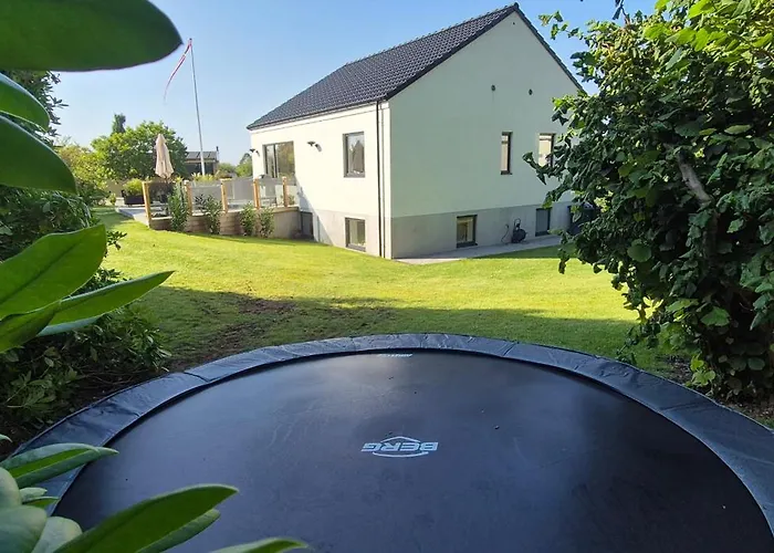 Stylish In Near Legoland -4 Bedroom Incl Towels And Bed Linens Villa